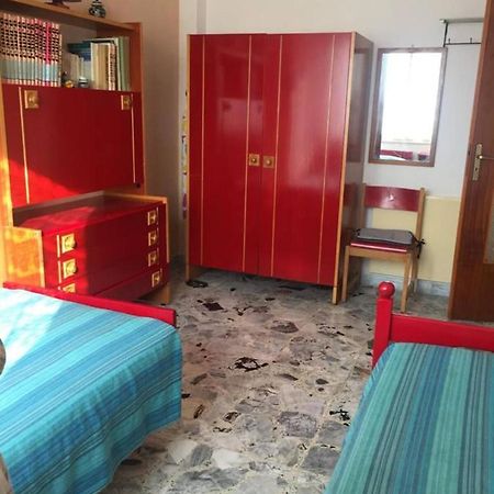 A Due Passi Dal Mare Apartment Vallecrosia Exterior photo