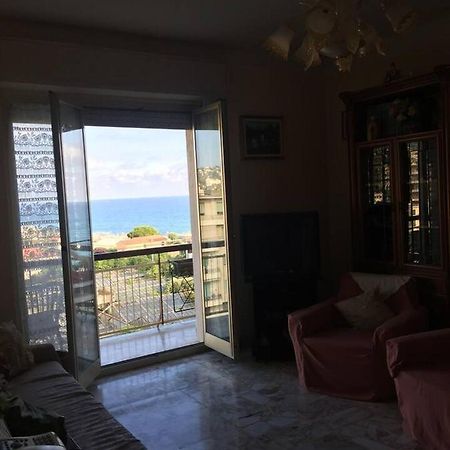 A Due Passi Dal Mare Apartment Vallecrosia Exterior photo