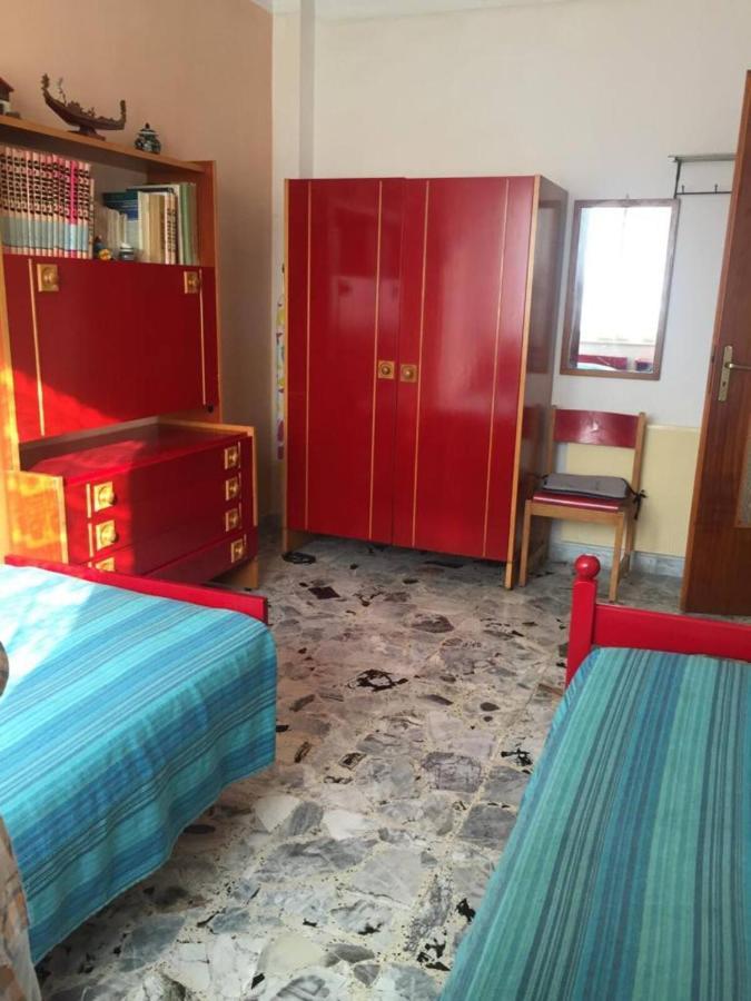 A Due Passi Dal Mare Apartment Vallecrosia Exterior photo