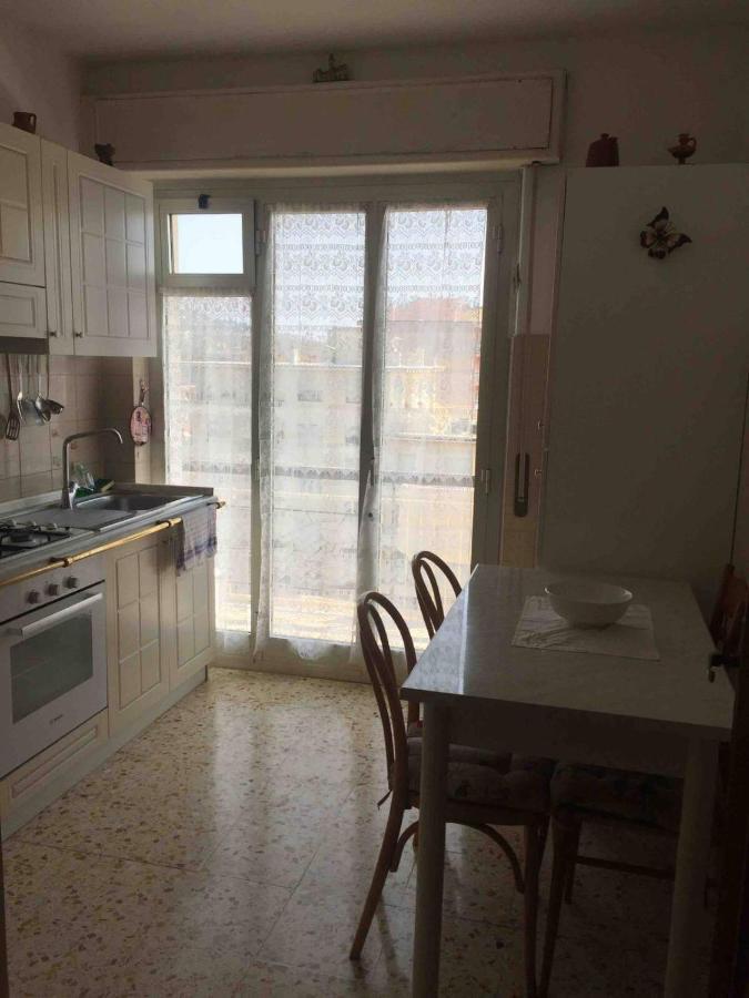 A Due Passi Dal Mare Apartment Vallecrosia Exterior photo